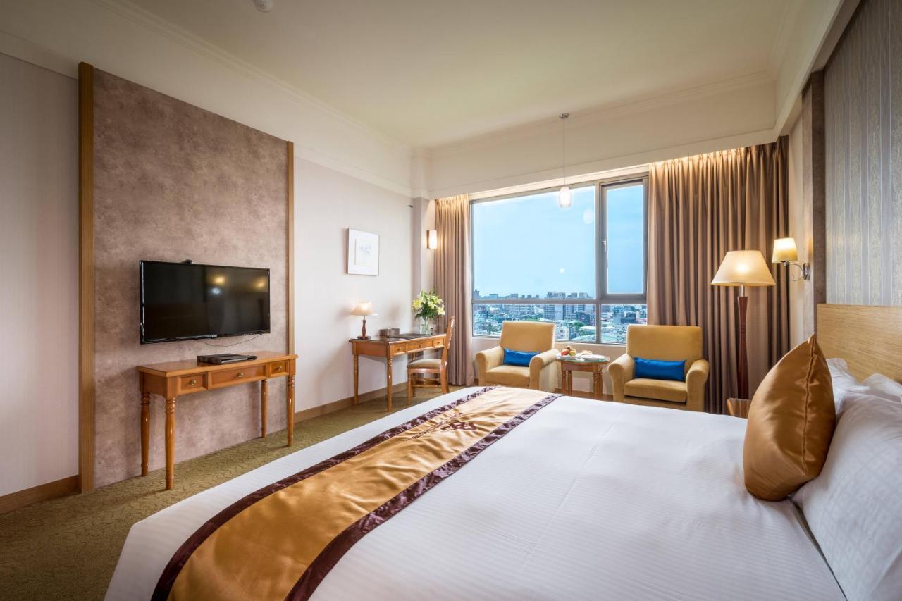 Royal Chiayi Hotel Kültér fotó