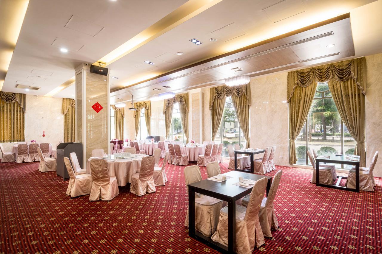 Royal Chiayi Hotel Kültér fotó