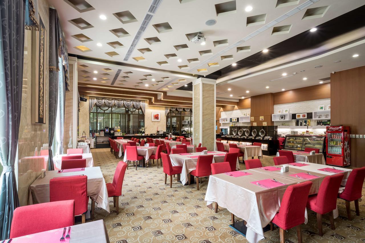 Royal Chiayi Hotel Kültér fotó