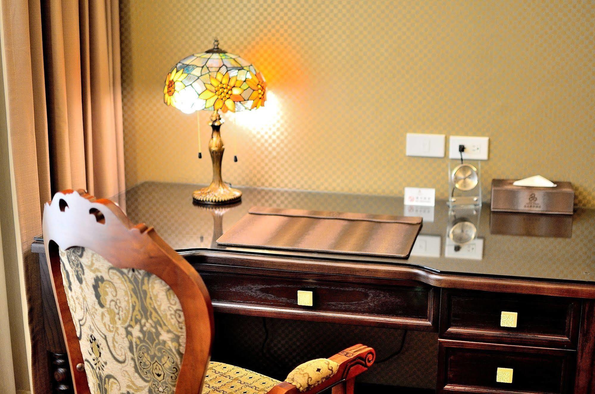 Royal Chiayi Hotel Kültér fotó