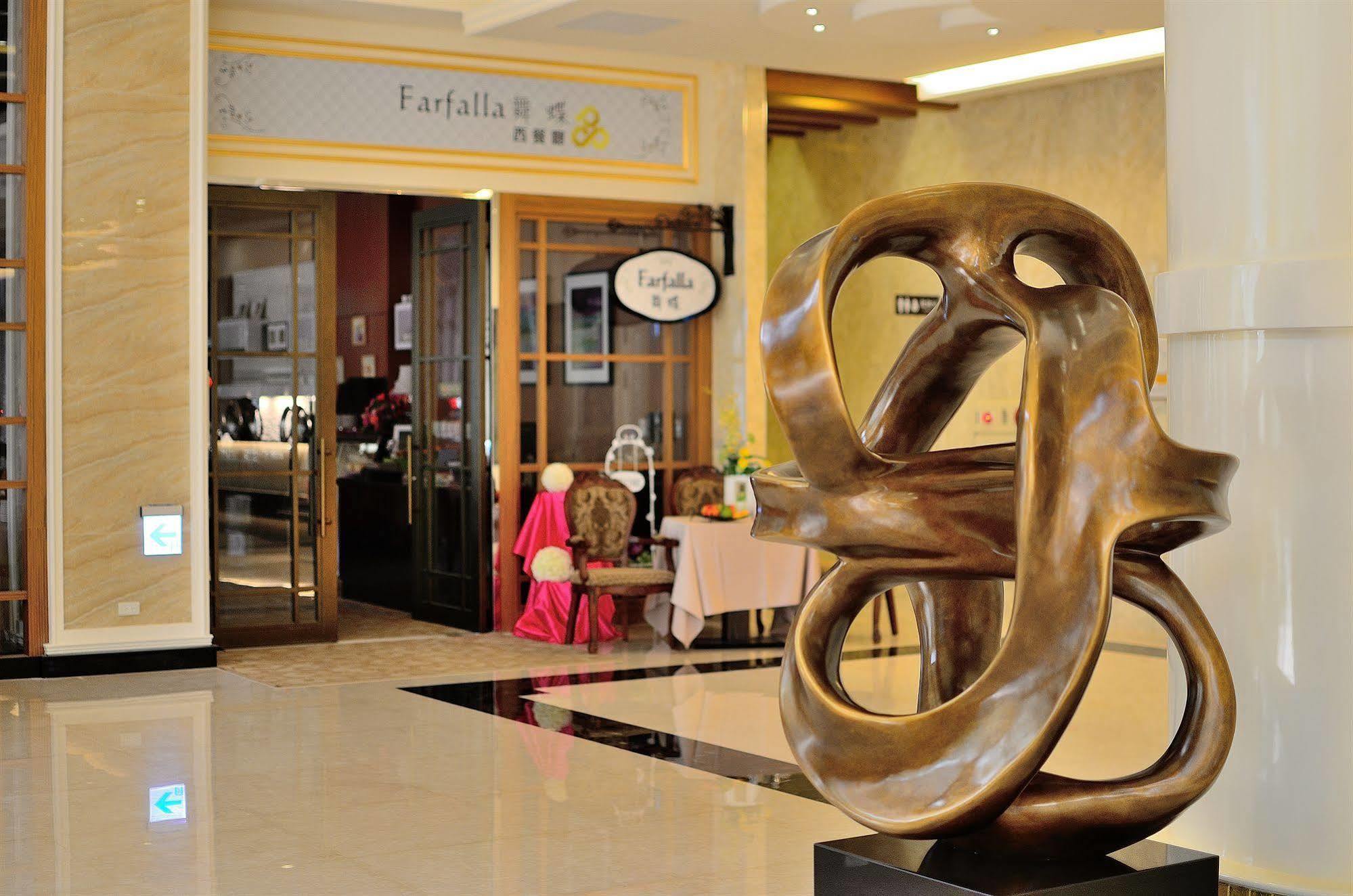 Royal Chiayi Hotel Kültér fotó