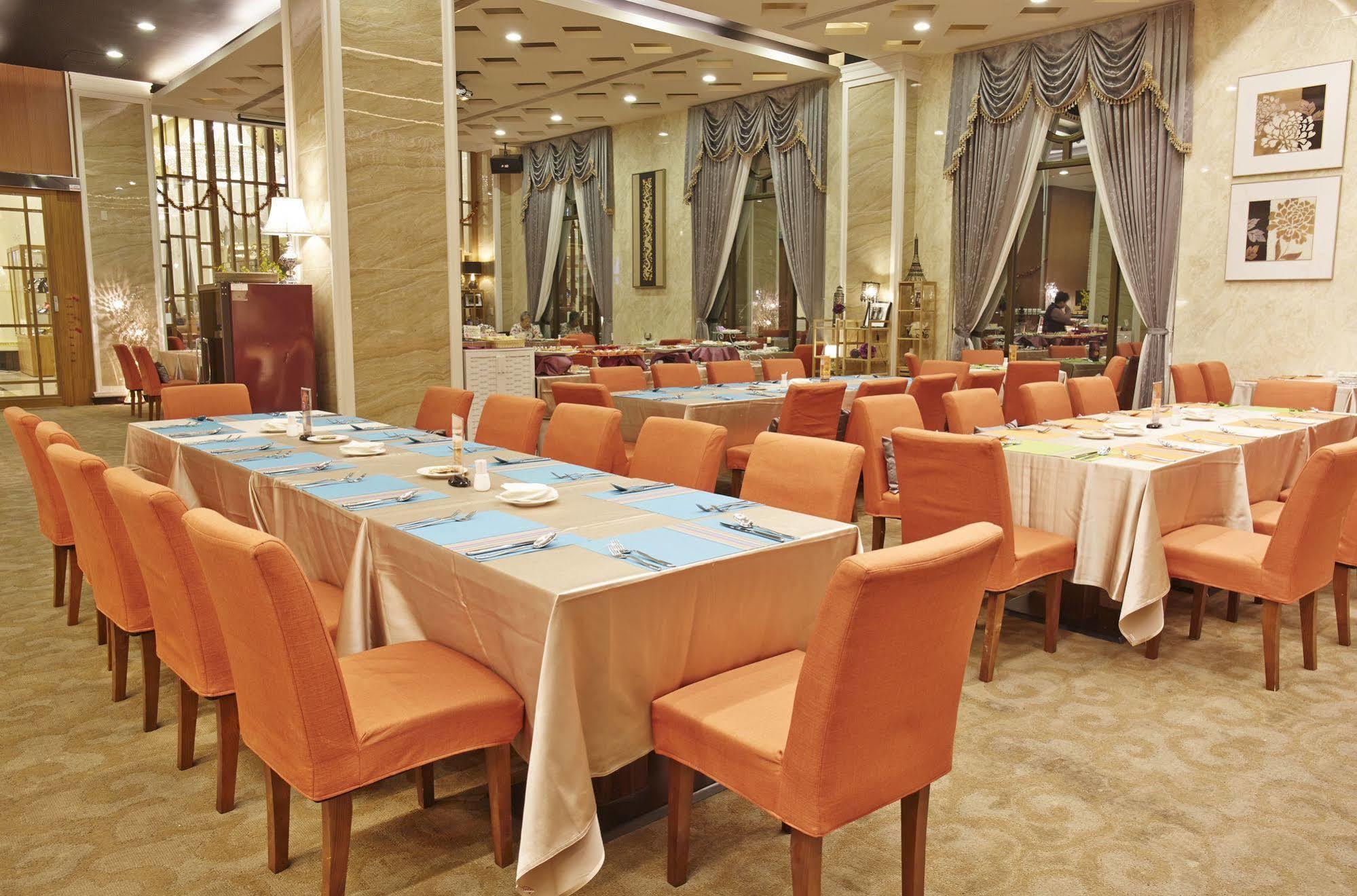 Royal Chiayi Hotel Kültér fotó