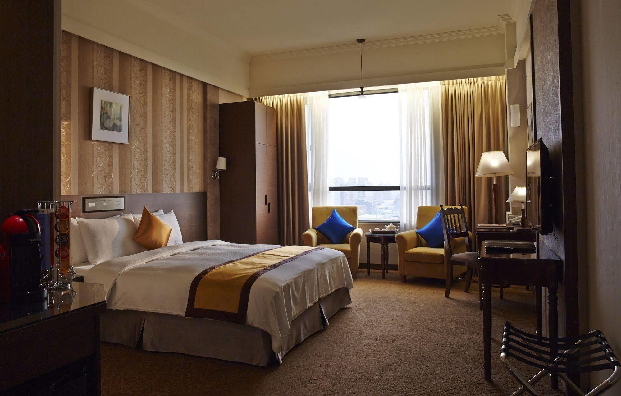 Royal Chiayi Hotel Kültér fotó
