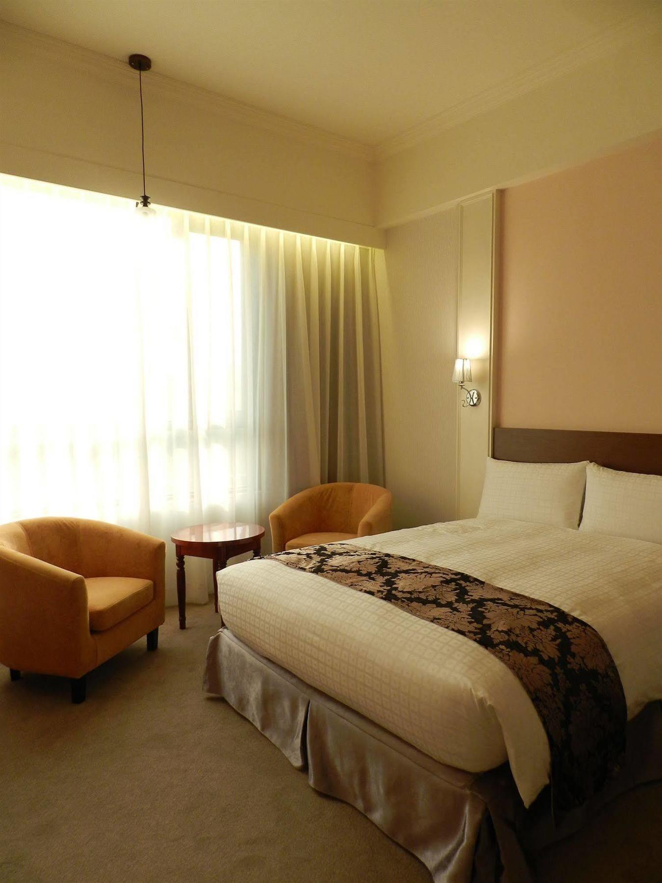 Royal Chiayi Hotel Kültér fotó