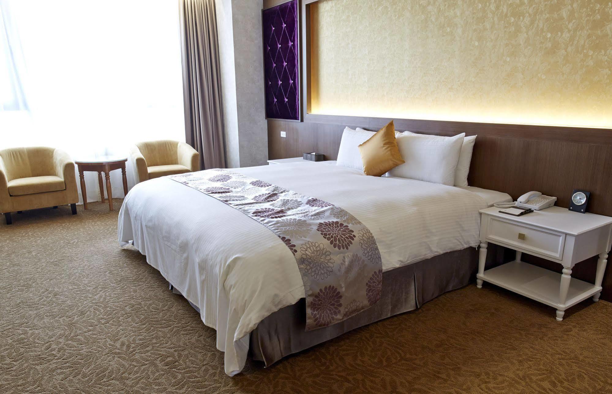 Royal Chiayi Hotel Kültér fotó