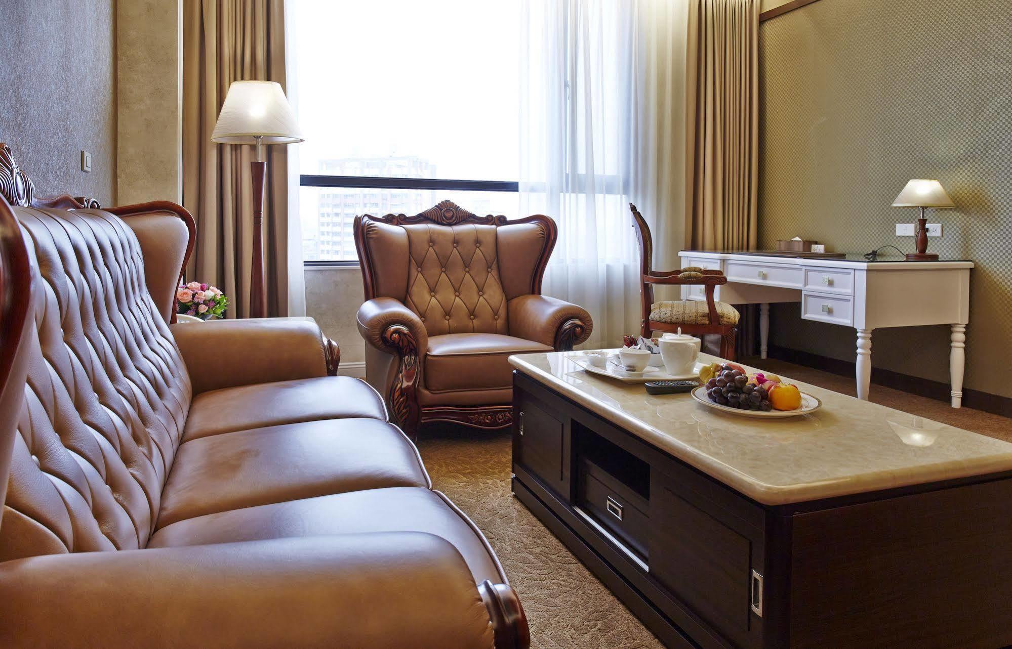 Royal Chiayi Hotel Kültér fotó