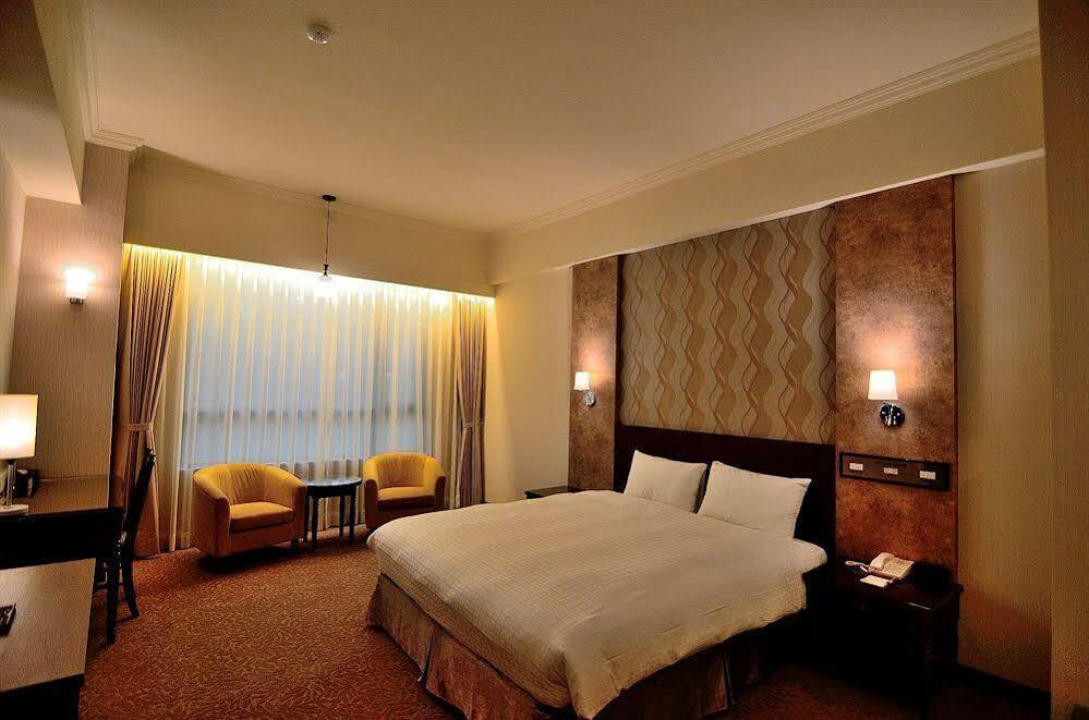 Royal Chiayi Hotel Kültér fotó