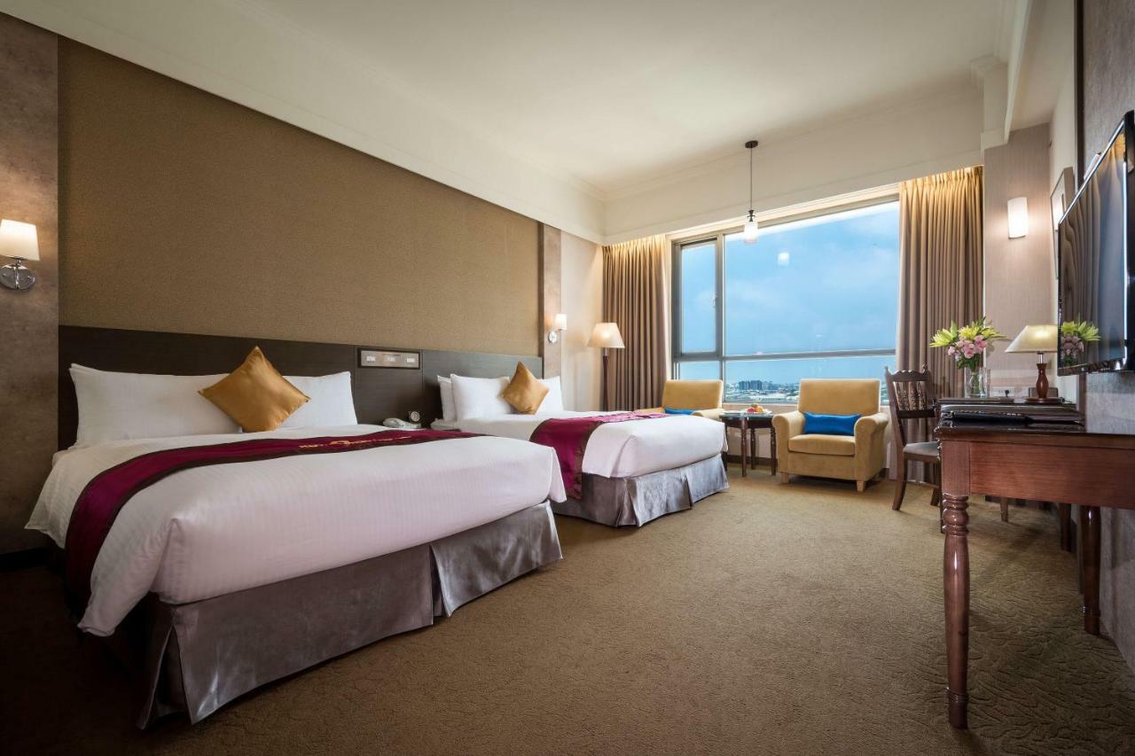 Royal Chiayi Hotel Kültér fotó