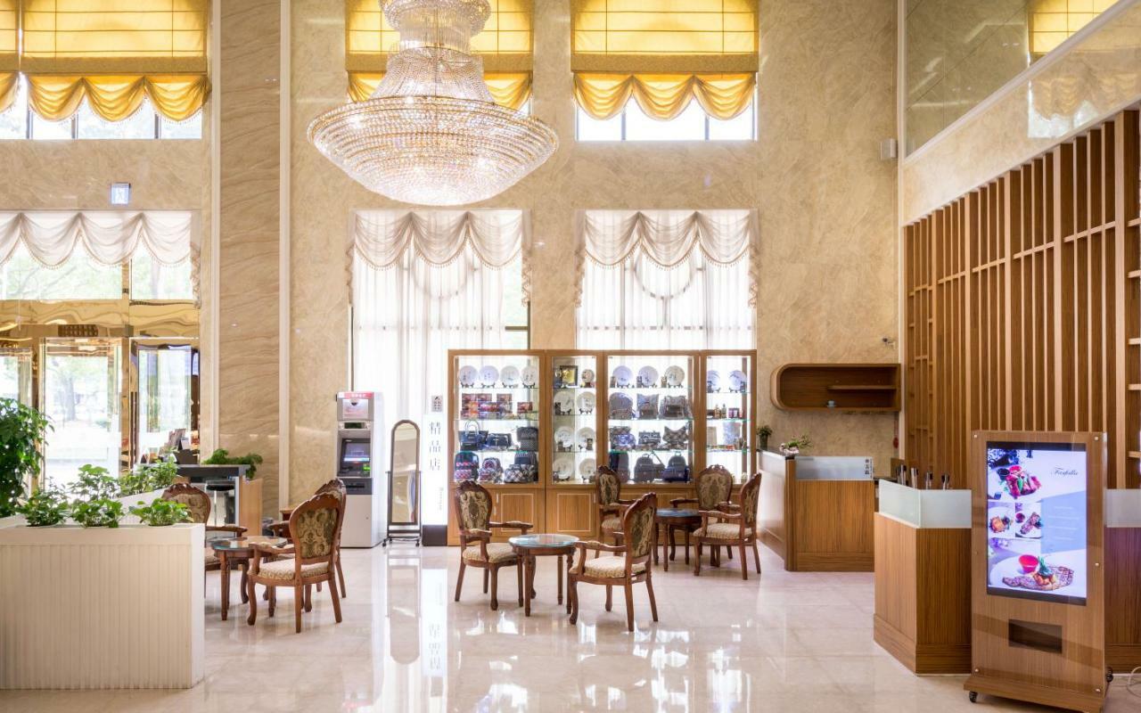 Royal Chiayi Hotel Kültér fotó